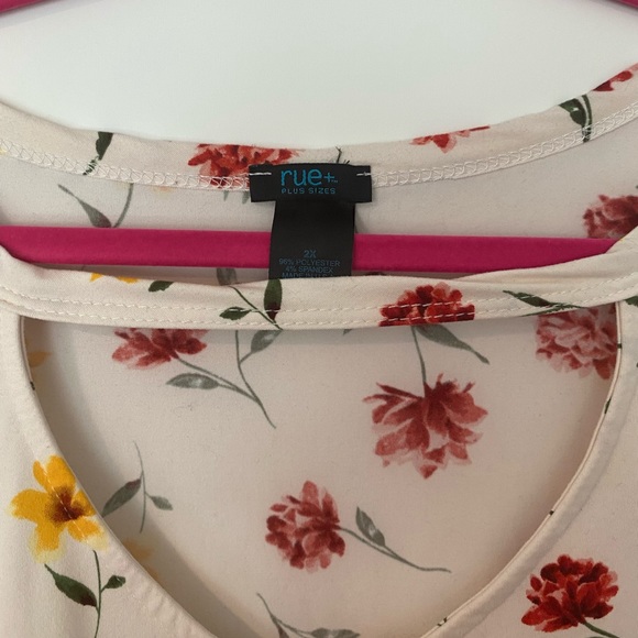 ❤️Rue21 Top❤️ - Picture 3 of 3